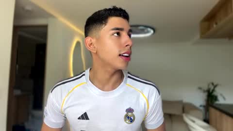 Andrew M. online show from 04-11-26, 04:33