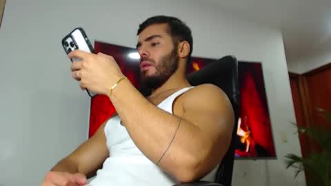 Snapshot of andrew_west_ chatting on 02-10-25, 11:23 ANDREW WEST online show from 02-10-25, 11:23