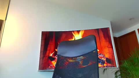 Snapshot of andrew_west_ chatting on 02-20-25, 12:25 ANDREW WEST online show from 02-20-25, 12:25