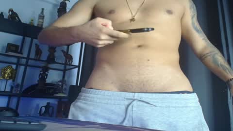 Snapshot of andrewbanner chatting on 02-05-25, 06:24 MasterRomania online show from 02-05-25, 06:24