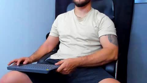 Andrew Diaz online show from 12-01-25, 03:55