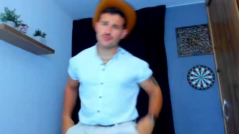 Snapshot of andrewdiaz_ chatting on 05-27-26, 05:59 Andrew Diaz online show from 05-27-26, 05:59