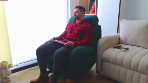 Snapshot of andrewfame chatting on 12-04-24, 04:38 Andrew online show from 12-04-24, 04:38