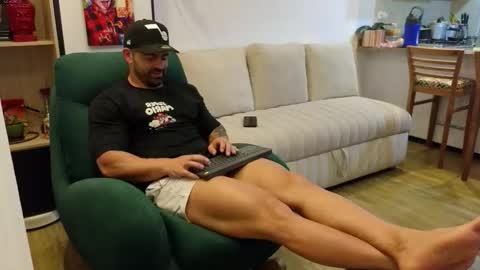 Snapshot of andrewfame chatting on 09-30-25, 01:43 Andrew online show from 09-30-25, 01:43