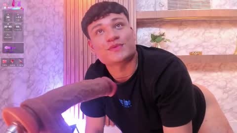 Snapshot of andrewpeach chatting on 09-18-25, 09:50 Andrew online show from 09-18-25, 09:50