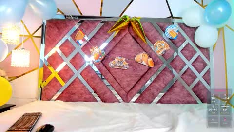 Snapshot of andrewpeach chatting on 09-28-25, 05:35 Andrew online show from 09-28-25, 05:35