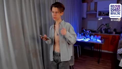 Snapshot of andrewwcarter2 chatting on 03-09-25, 07:05 Andrew online show from 03-09-25, 07:05