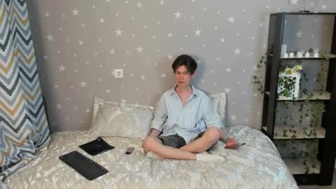 Snapshot of andrewwcarter2 chatting on 12-17-25, 07:20 Andrew online show from 12-17-25, 07:20