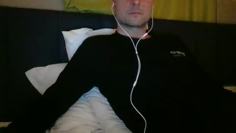 andreyandrey80 online show from 03-09-25, 08:31