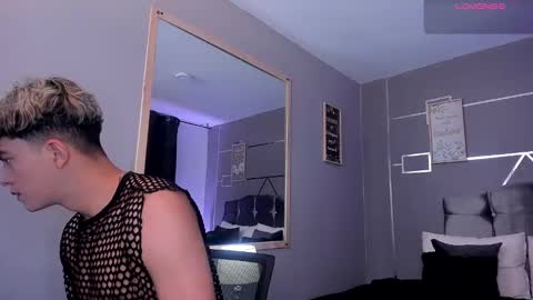 Snapshot of andrius_24 chatting on 01-25-25, 12:58 online show from 01-25-25, 12:58