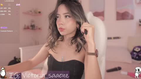 Victoria Senz  online show from 02-06-25, 09:06