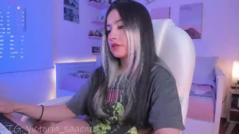 Snapshot of andromeedaa_ chatting on 07-06-26, 03:47 Victoria Senz online show from 07-06-26, 03:47