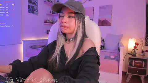 Snapshot of andromeedaa_ chatting on 07-21-26, 03:25 Victoria Senz online show from 07-21-26, 03:25