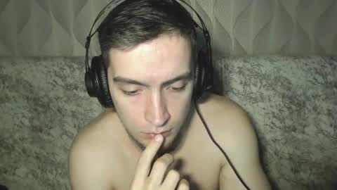 Snapshot of andy4life chatting on 06-08-26, 01:28 andy4life online show from 06-08-26, 01:28