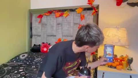 Andy online show from 10-23-25, 04:17