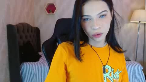 Snapshot of andy_bell_x chatting on 10-20-25, 06:03 ANDY online show from 10-20-25, 06:03