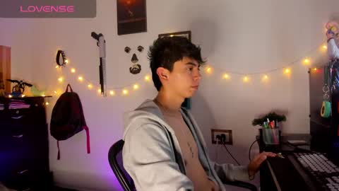 andy_guez_11 online show from 12-16-24, 10:08