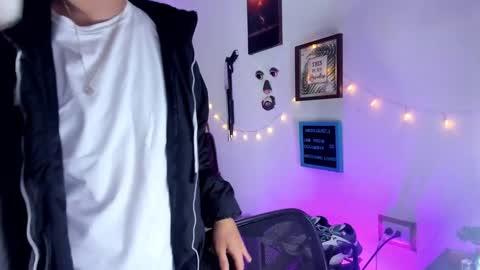 andy_guez_11 online show from 01-20-25, 10:18