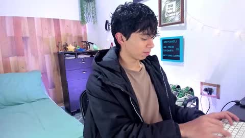 andy_guez_11 online show from 01-21-25, 10:30