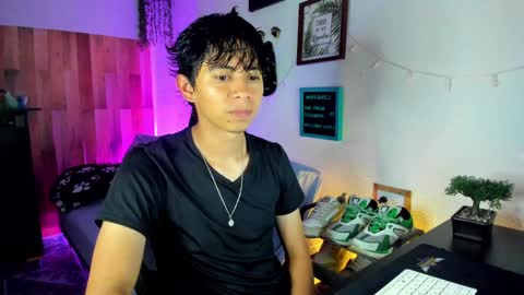 andy_guez_11 online show from 02-03-25, 10:03