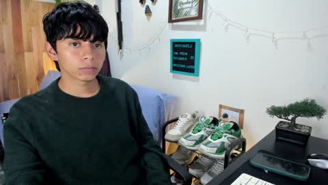 andy_guez_11 online show from 02-04-25, 12:55