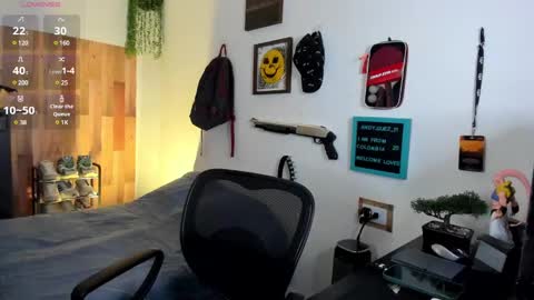 andy_guez_11 online show from 02-14-25, 12:57