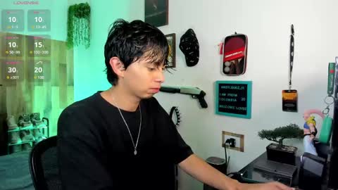 andy_guez_11 online show from 02-17-25, 10:07