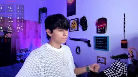 andy_guez_11 online show from 02-21-25, 01:22