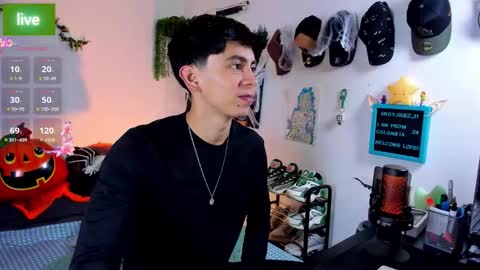 andy_guez_11 online show from 10-20-25, 10:05