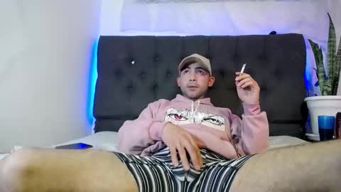 Snapshot of andy_magic_ chatting on 09-27-25, 03:00 andy_magic_ online show from 09-27-25, 03:00