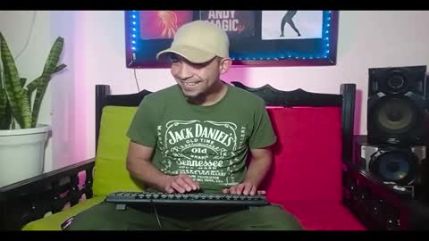 Snapshot of andy_magic_ chatting on 11-23-25, 04:12 andy_magic_ online show from 11-23-25, 04:12