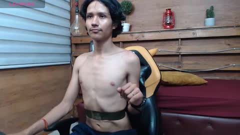 Snapshot of andy_staar18 chatting on 10-01-25, 11:27 andy online show from 10-01-25, 11:27