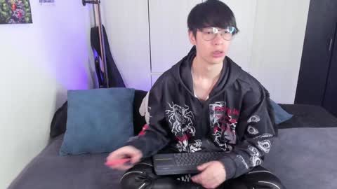 Snapshot of andy_twiink chatting on 12-24-24, 11:28 twx Andy twink3 online show from 12-24-24, 11:28