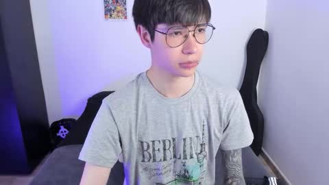 Snapshot of andy_twiink chatting on 10-03-25, 04:59 twx Andy twink3 online show from 10-03-25, 04:59