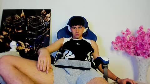 andy_wood1 online show from 04-11-26, 06:56