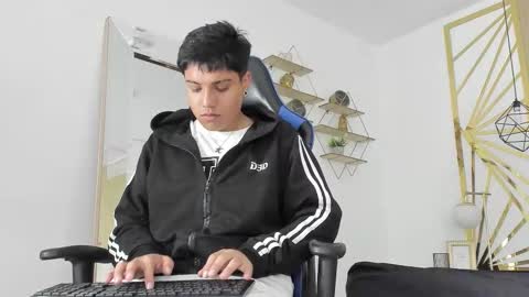 Snapshot of andybabe_vc chatting on 01-15-26, 12:10 andybabe vc online show from 01-15-26, 12:10