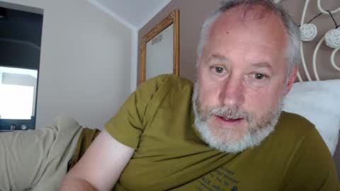 Snapshot of andyberg8 chatting on 06-13-26, 06:28 Andy online show from 06-13-26, 06:28