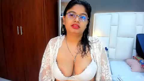 Snapshot of andyel2017 chatting on 06-26-26, 01:37 Andy D online show from 06-26-26, 01:37