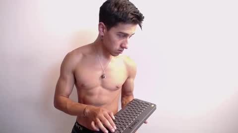 Snapshot of andyjoy_ chatting on 01-13-25, 05:44 Andy Joy online show from 01-13-25, 05:44