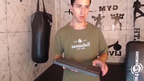 Snapshot of andyjoy_ chatting on 01-17-25, 02:39 Andy Joy online show from 01-17-25, 02:39