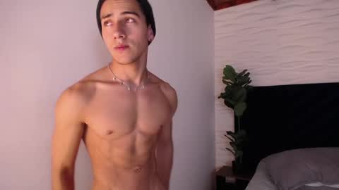 Snapshot of andyjoy_ chatting on 01-21-25, 01:54 Andy Joy online show from 01-21-25, 01:54