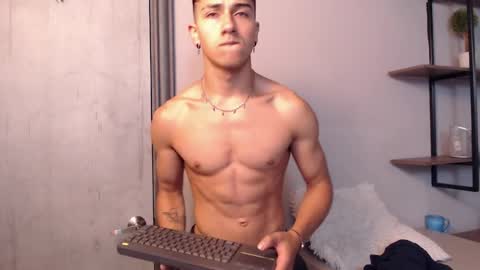 Snapshot of andyjoy_ chatting on 01-31-25, 04:48 Andy Joy online show from 01-31-25, 04:48