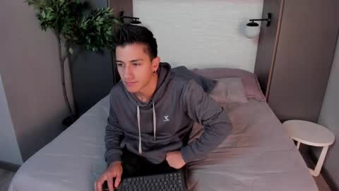 Snapshot of andyjoy_ chatting on 02-20-25, 10:27 Andy Joy online show from 02-20-25, 10:27