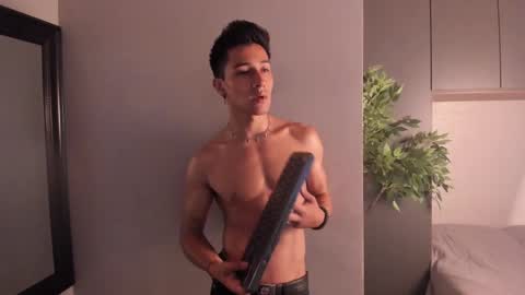 Snapshot of andyjoy_ chatting on 02-20-25, 04:36 Andy Joy online show from 02-20-25, 04:36