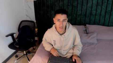 Snapshot of andyjoy_ chatting on 03-02-25, 10:35 Andy Joy online show from 03-02-25, 10:35