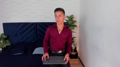 Snapshot of andyjoy_ chatting on 03-05-25, 11:28 Andy Joy online show from 03-05-25, 11:28