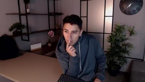 Snapshot of andyjoy_ chatting on 03-08-25, 10:22 Andy Joy online show from 03-08-25, 10:22