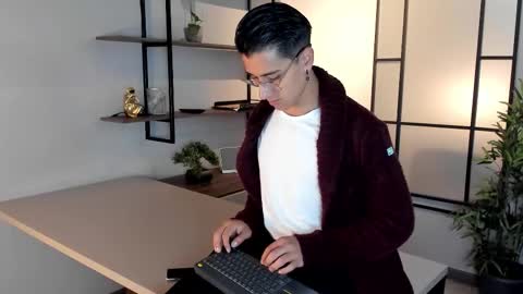 Snapshot of andyjoy_ chatting on 09-09-25, 11:32 Andy Joy online show from 09-09-25, 11:32