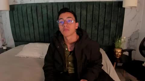 Snapshot of andyjoy_ chatting on 10-04-25, 11:08 Andy Joy online show from 10-04-25, 11:08