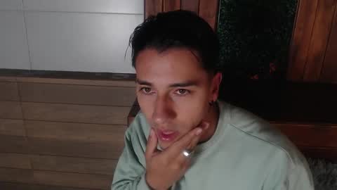 Snapshot of andyjoy_ chatting on 11-03-25, 11:33 Andy Joy online show from 11-03-25, 11:33